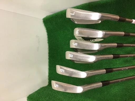 Golf Iron Set ONOFF FORGED 2017 KURO SMOOTH KICK MP-717I (S) 6pcs 5-P JAPAN - Image 1 of 1