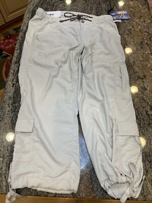 World Wide Sportsman Women's Size 4 SPF 50 Cargo Capri - Imagem 1 de 4