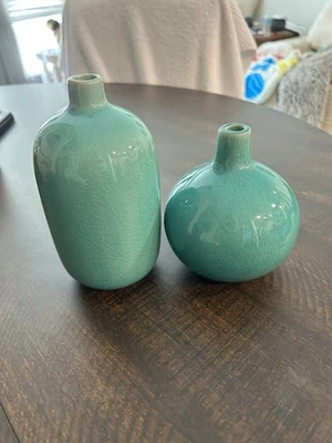 Jarrones Carate & Barrel Perry Bud - Juego de 2 en esmalte turquesa azul-verde Foto 1 de 4