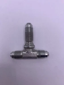 2703-LN-6-6-6 - 3/8" Male JIC X 3/8" Male JIC X 3/8" Male JIC Bulkhead w/LockNut - Picture 1 of 2