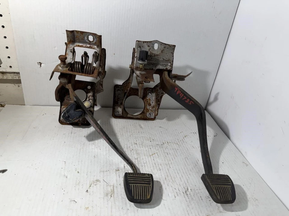 Soporte de montaje de embrague y pedal de freno Toyota T100 T-100 1996 97 k ¡VER FOTOS! Foto 1 de 4