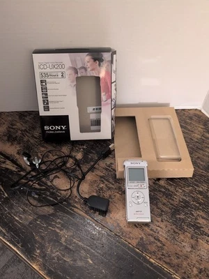 Sony ICD-UX200 Stereo Digital Voice Recorder USB 2GB MP3 2010 Windows/Mac - Image 1 of 4
