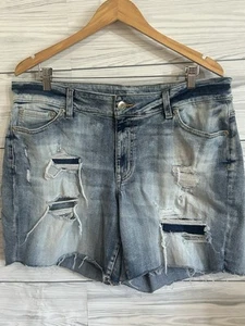 Maurices 18w Mid Rise Distressed Denim Jean Womens Shorts 706 - Picture 1 of 4