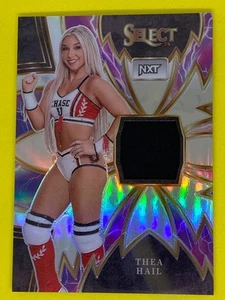 Thea Hail Panini WWE Select 2024 Sparks NXT Prizm Relic Wrestling Trading Card - Foto 1 di 1