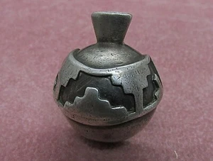 VINTAGE MEXICAN BROOCH BY VICTORIA TAXCO STERLING - Picture 1 of 7