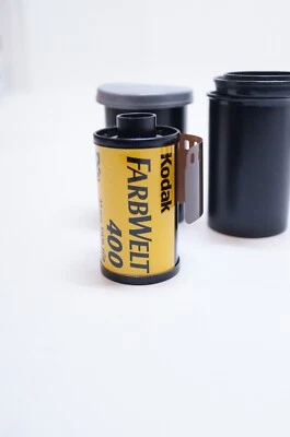 2 Filme Kodak Farbwelt 400 35 mm Film 24 Aufnahmen ?Abgelaufen? (3815) - Bild 1 von 4