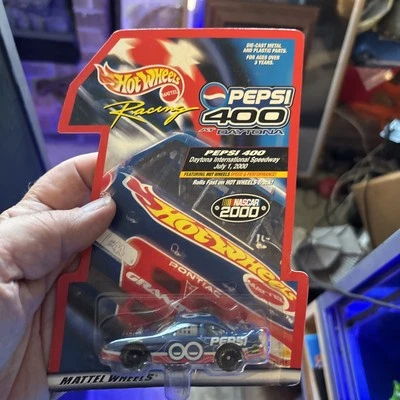Pontiac #8 DieCast 1/64 Hot Wheels NASCAR Pepsi 400 at Daytona 7/1/2000 nuevo Foto 1 de 4