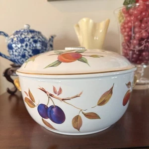 Royal Wooster Evesham Gold 2.5Qt Casserole Excellent Look - Picture 1 of 8