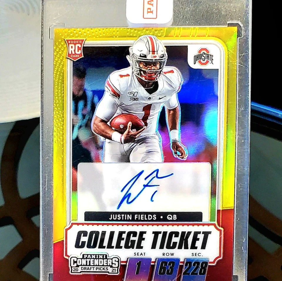 💥/10!💥 Justin Fields - ROOKIE - 2021 Contenders College Ticket Auto - GOLD /10 - Image 1 of 4