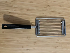 Vintage 1980's Ekco USA 11" Tomato Slicer w Serrated Blades Black Plastic Handle - Picture 1 of 5