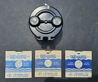 Vintage 1940s Sawyer's View Master Model B Black Bakelite Clamshell Viewer Reels - Image 1 of 4