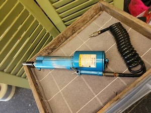 Lobster Pneumatic Air Rivet Gun 71Min.-85Max  - Picture 1 of 7