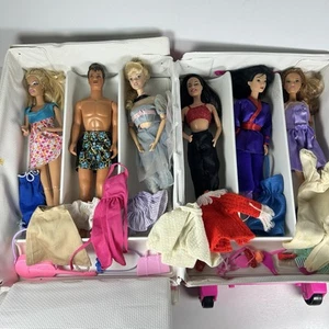 Tara Rolling Barbie Case with 6 Dolls Princesses Outfits And Accessories - Picture 1 of 9
