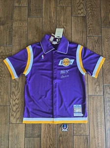 Lakers Magic Johnson Signed Warm Up Jacket Beckett COA Mitchell Ness Showtime - Picture 1 of 9
