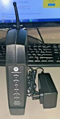 Motorola SBG900 DOCSIS 2.0 Wireless SURFboard Gateway Modem  - Image 1 of 2