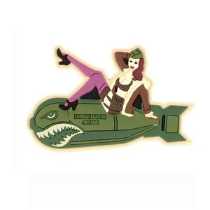  3D Gummi Patch Fly Girl Pin up US Armee Aufnäher Dame Abzeichen Retro - Bild 1 von 2