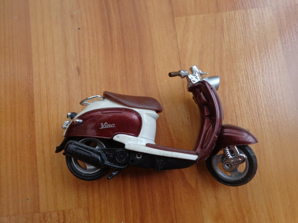 1/18 Maisto Atlas 1999 Yamaha YJ50R Vino Druckguss Motorrad Fahrrad - Bild 1 von 1