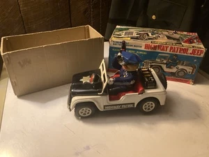 1960’s DAIYA JAPAN TIN TOY BATTERY POWERED HIGHWAY PATROL JEEP-WORKS-READ Plz - Bild 1 von 24