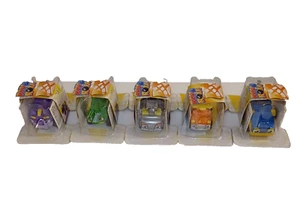 Juego de 5 vehículos y figuras Rev & Roll Wheelie Friends 2019 fundido a presión ideal para regalo - Imagen 1 de 18