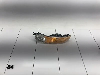 01-06 GMC YUKON XL 1500 FRONT LEFT BUMPER SIDE MARKER LIGHT LAMP OEM - Image 1 of 4
