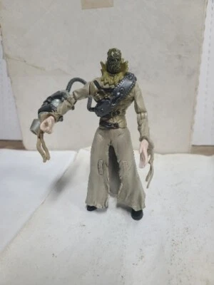 Figura de acción ESPANTAPÁJAROS Skull Strike Batman comienza DC Comics Foto 1 de 4