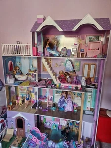 dolls house - Picture 1 of 2