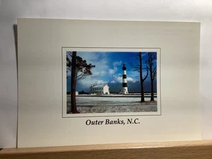 Snowfall at Bodie Island Lighthouse: Outer Banks, NC - Vintage Postcard - Picture 1 of 3