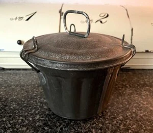 Antique Tin CAKE MOLD Steamed Pudding Primitive Jelly Bundt Metal Lid 4.5x6.5" - Picture 1 of 5