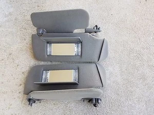 ✅ 00-06 CHEVY TAHOE OEM AVALANCHE YUKON ESCALADE SURBURBAN SUN VISOR SUNVISOR - Picture 1 of 6