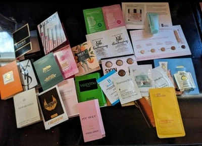 Nueva bolsa de viaje Ulta Beauty GWP y 25 piezas tamaño de viaje surtido fragancia y rostro Foto 1 de 4