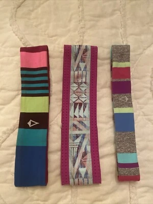 Lote de diadema Ivivva (3) O/S usada en excelente estado Foto 1 de 4