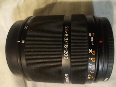 Sony SAL 18-200mm f/3.5-6.3 DT Lens A-mount - Image 1 of 4