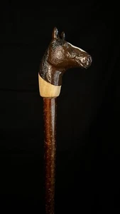 Bastón para caminar caballo tallado a mano cal ecuestre y avellana hecho en Reino Unido único - Imagen 1 de 5
