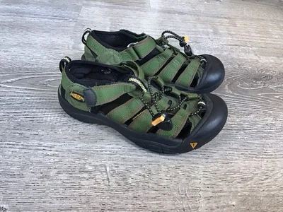 Keen Newport H2 Sandal youth Size 2 Green Outdoors Hiking Adjustable Strap 9212 - Image 1 of 4