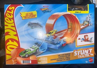 Hot Wheels Track Set Loop Stunt Champion Dual-Track Loop with Double-Car Launch - Image 1 of 2