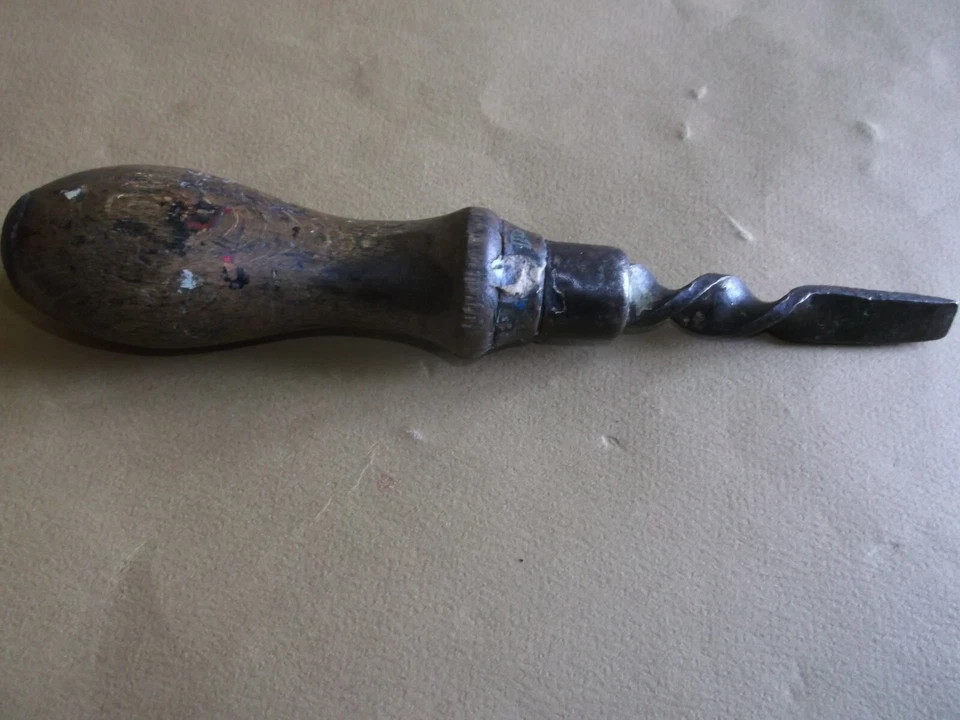 ancien outil- tournevis - Photo 1/3