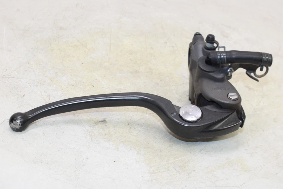 01-07 SUZUKI HAYABUSA GSX1300R OEM FRONT BRAKE MASTER CYLINDER W/ LEVER - Image 1 of 4