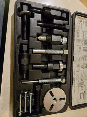 Snap-on Tools ACT1300A Deluxe A/C Clutch Hub Puller & Installer Kit Complete - Image 1 of 3