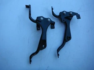 Both Engine Mount Brackets from Kawasaki Ninja 250F GPX 2002 250 02 Get it fast - Picture 1 of 2
