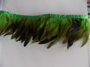 PASSAMANERIA BORDO DECORAZIONE ABBIGLIAMENTO CON FRANGIA DI PIUME COL. VERDE - Picture 1 of 1