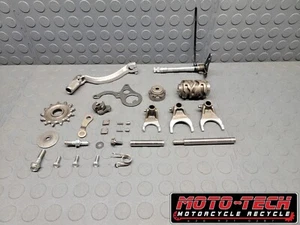 ๐ฅ2001 HONDA CR125R TRANSMISSION โ
DRUM FORK SHIFTER SHAFT ๐ CR125 (261)๐ฅ - Picture 1 of 21