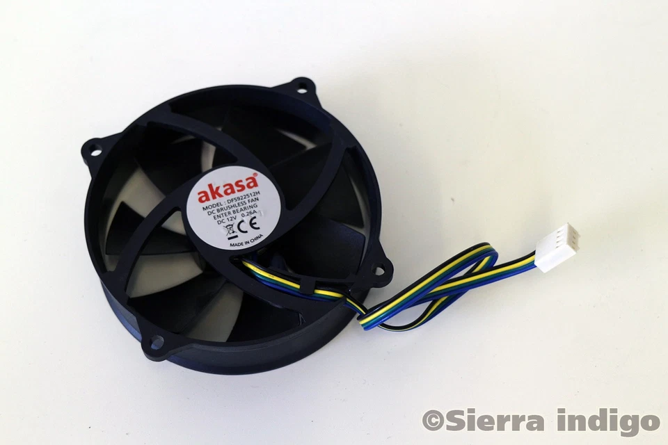 Akasa DFS922512H DC12V 0.26A 92mm x 25mm CPU Fan 4-Pin 4-Wire - Image 1 of 1