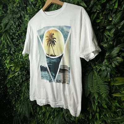 QUICK SILVER Men Size Large White T Shirt Graphic Print Beach Design 0766 - Image 1 of 4