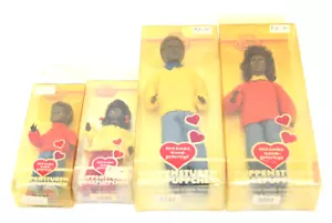 Caco Westdeutschland Puppe Afroamerikaner schwarz Familie gekleidet Kleidung Menge 4 Box - Bild 1 von 2