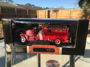 Serie Signature 1935 Mack Tipo 75BX 1/24 Diecast (Yat Ming) - Imagen 1 de 6