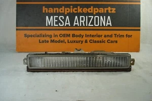 1976-1977 OLDSMOBILE PONTIAC CUTLASS RH FRONT PARK TURN SIGNAL LIGHT ASSEMBLY - Picture 1 of 10