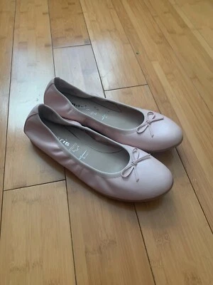 Pajarita plana de ballet de cuero para mujer TAMARIS rosa claro 8,5 EE. UU. NUEVA EN CAJA Foto 1 de 4