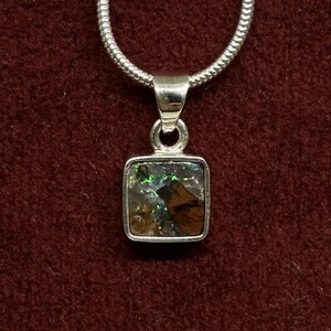 Extravagant Red Bark Louisiana Hidden Fire Opal Necklace - Picture 1 of 3