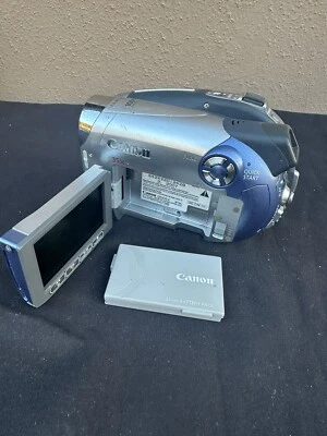 Canon DC210 DVD Camcorder 35x Optical Zoom (Pre-Owned) Un-tested - Image 1 of 4