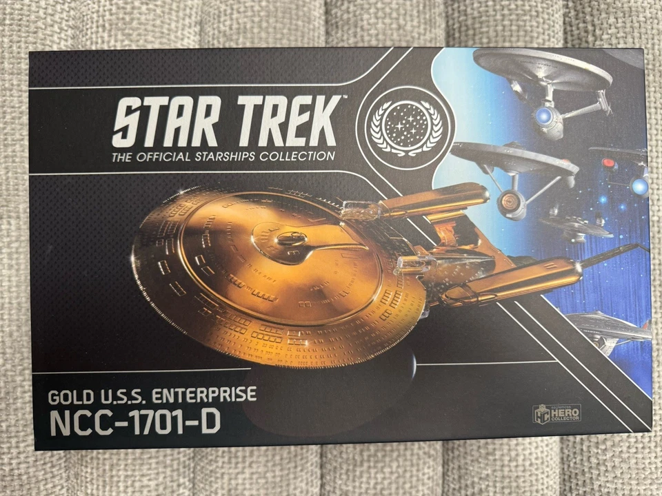 Eaglemoss Star Trek XL Gold USS Enterprise NCC-1701-D sellado con cargador Foto 1 de 4